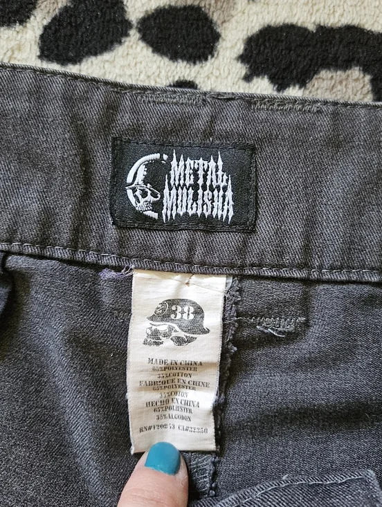 Metal Mulisha Mens Size 38 Gray Cargo Shorts Embroidered Logo w Pockets Cotton - Picture 3 of 10